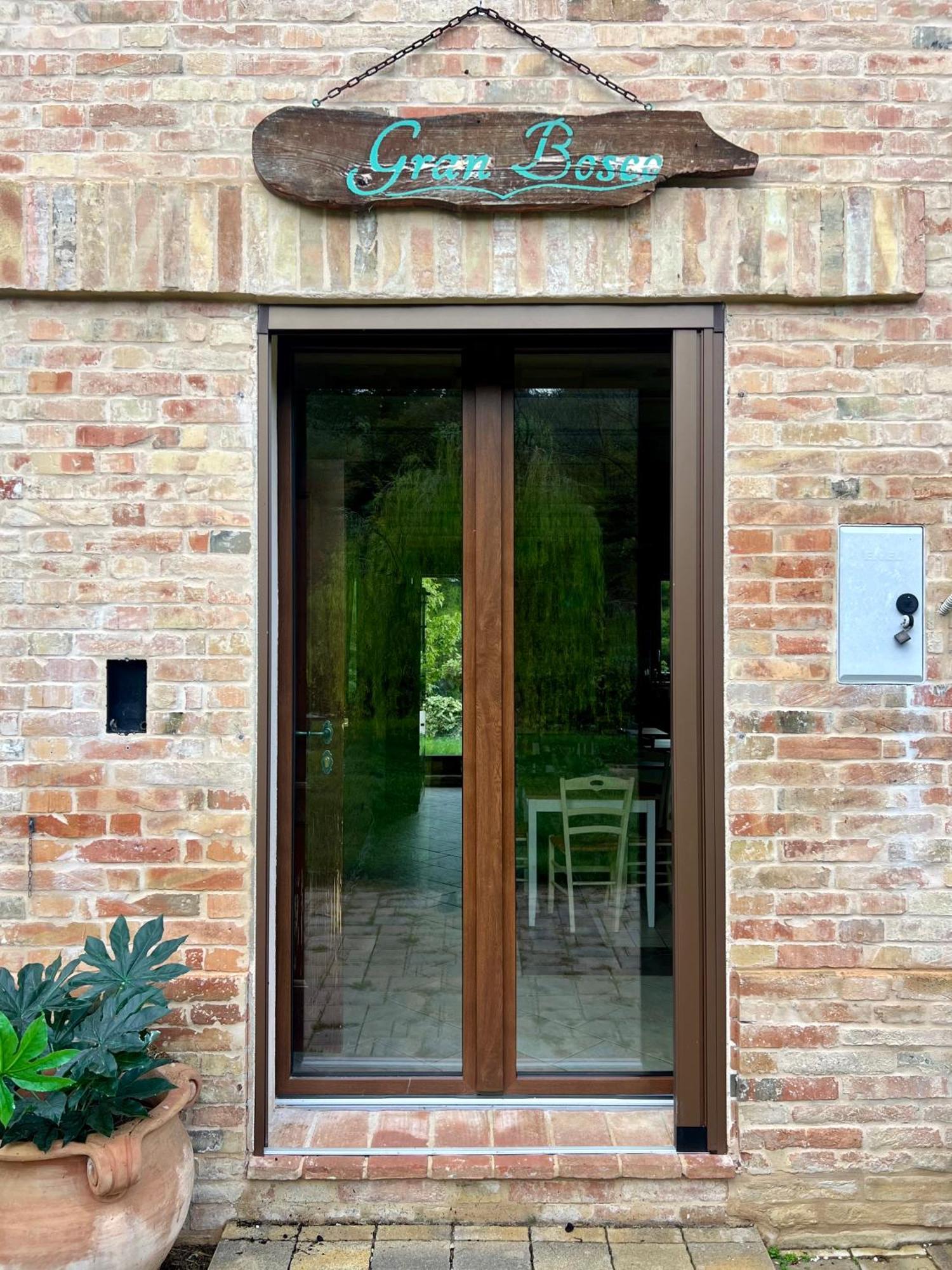 Tenuta Gran Bosco Loro Piceno Buitenkant foto